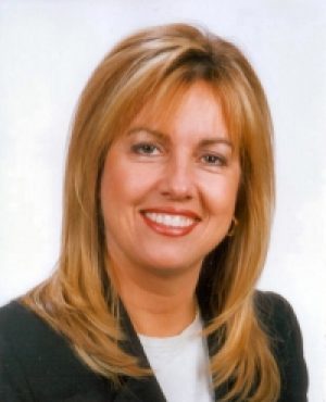 Portrait photo of Karen Lopilato
